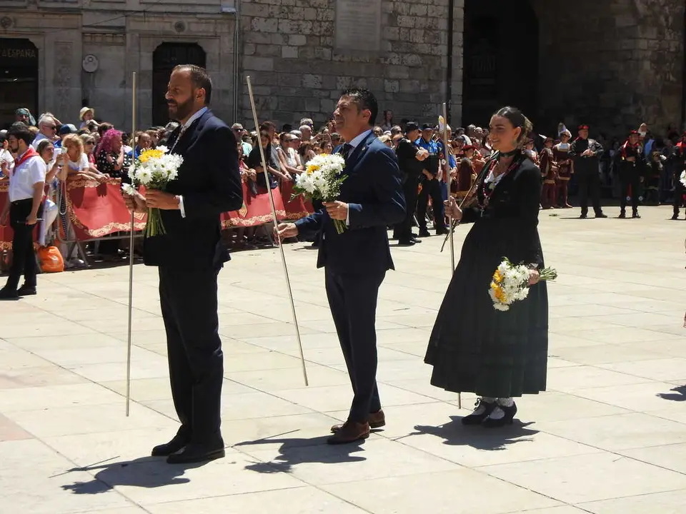 OFRENDA FLORAL BURGOS 29 DE JUNIO (192)
