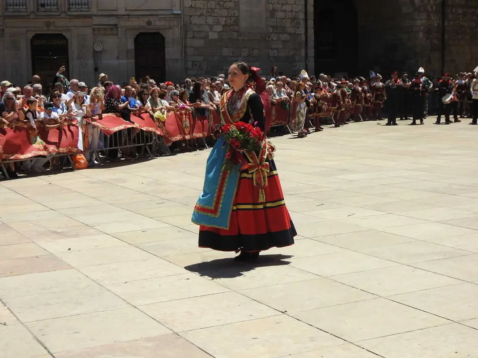 OFRENDA FLORAL BURGOS 29 DE JUNIO (194)