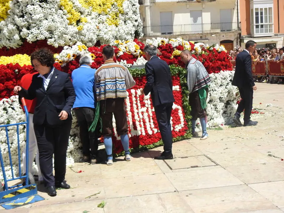 OFRENDA FLORAL BURGOS 29 DE JUNIO (197)