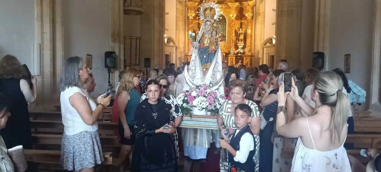 ROMER&Iacute;A DE LA VIRGEN DE LA BLANCA (10)