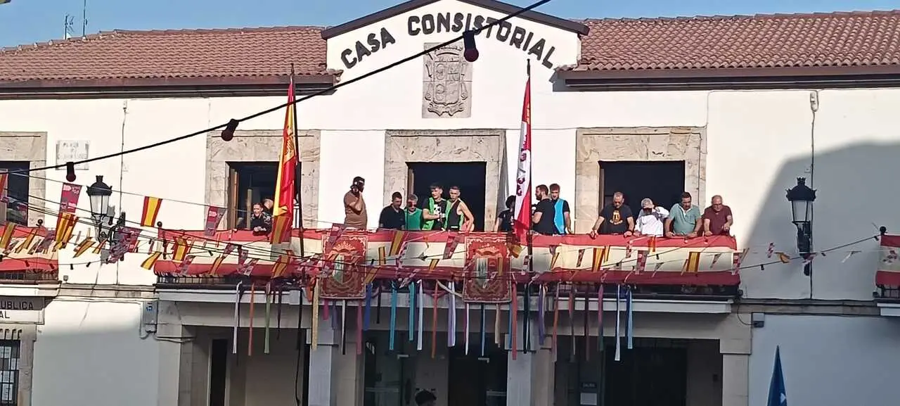 PREG&Oacute;N Y CARROZAS EN SAN LEONARDO (3)