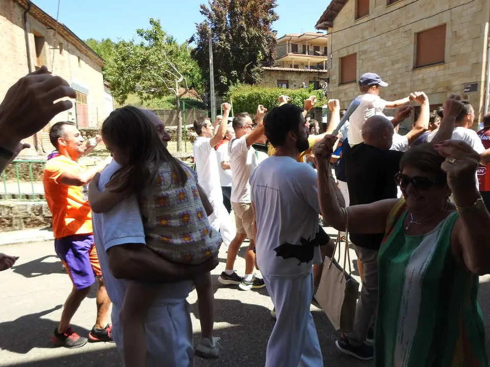 PROCESI&Oacute;N DE PALACIOS POR SANTA ANA (76)
