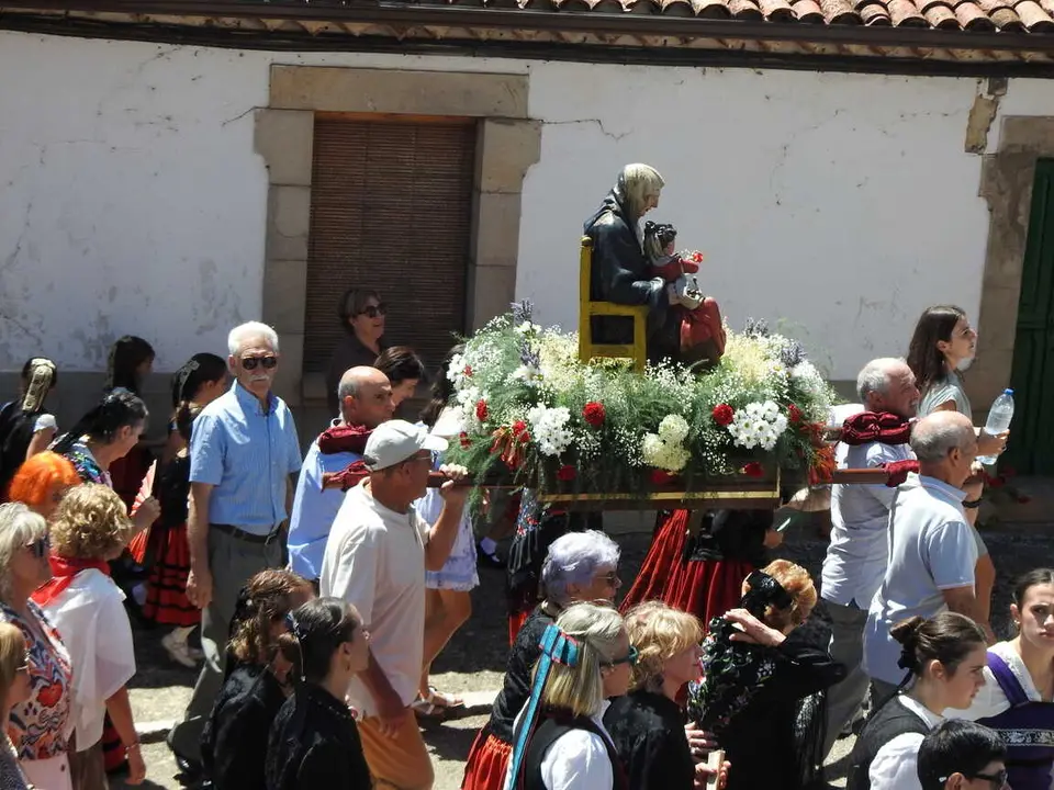 PROCESI&Oacute;N DE PALACIOS POR SANTA ANA (100)