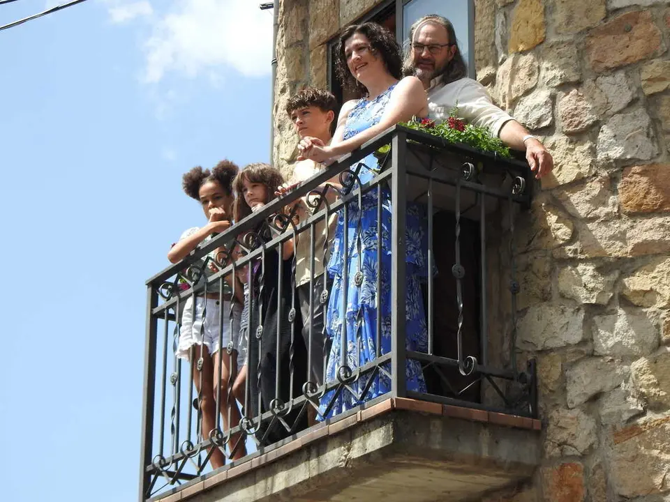 PASACALLES Y PREG&Oacute;N EN COVALEDA (24)