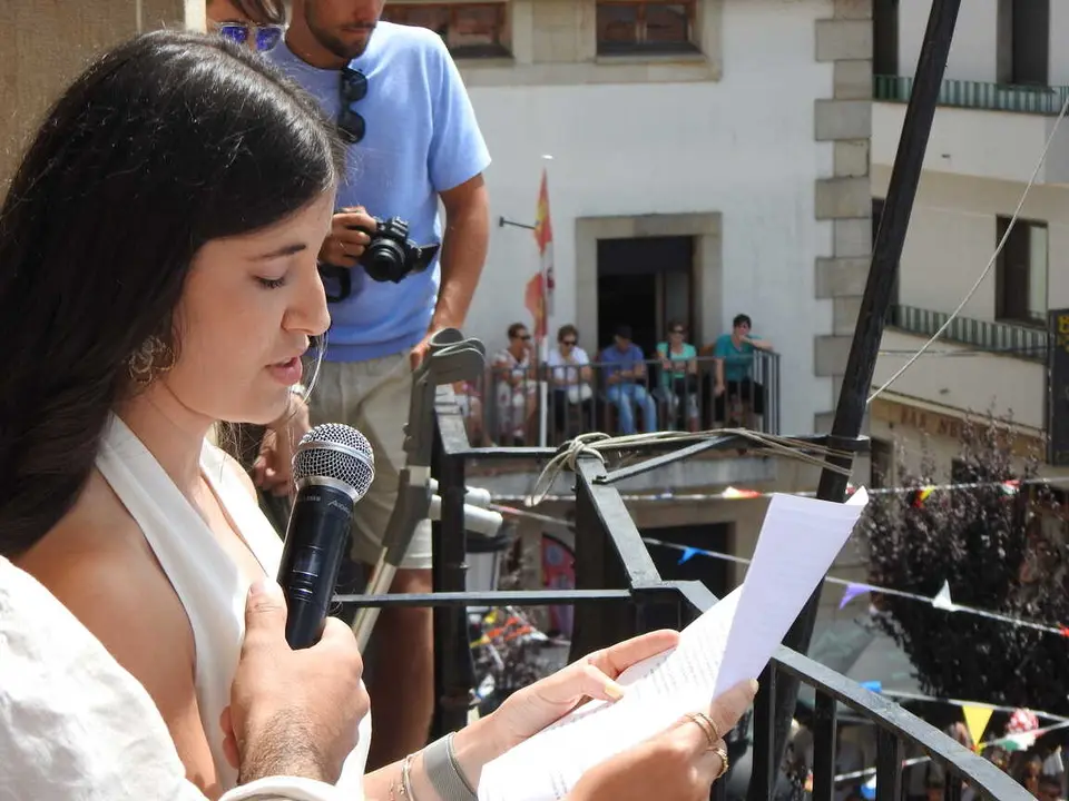 PASACALLES Y PREG&Oacute;N EN COVALEDA (30)