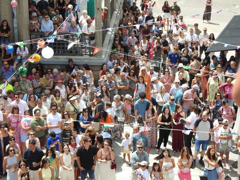 PASACALLES Y PREG&Oacute;N EN COVALEDA (34)