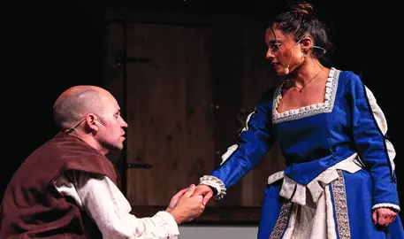 Momento de la representaci&oacute;n de la  'Ilustre Fregona'