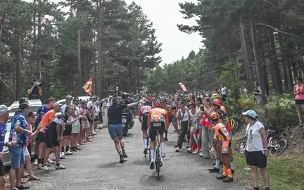 Las rampas a Neila volver&aacute;n a llenarse de aficionados/Vuelta a Burgos masculina 2026
