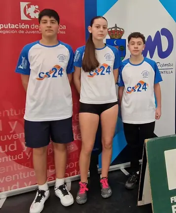 Daniel Marín, Jimena Ayllón y Aaron Barrera/
Prensa Bádminton Soria