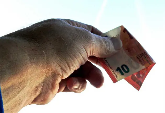  Aumentan los préstamos para hacer frente a gastos familiares 