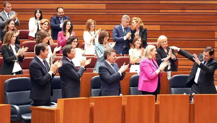 el-candidato-popular-alfonso-fernandez-manueco-fue-investido-este-martes-presidente-de-la-junta-de-castilla-y-leon