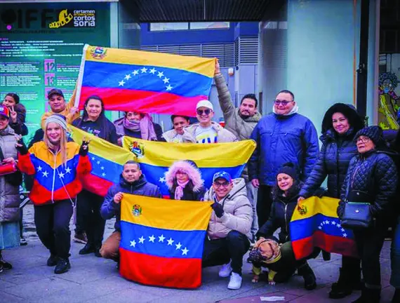 Concentraci&oacute;n de venezolanos en Soria mostrando apoyo a sus paisanos afectados