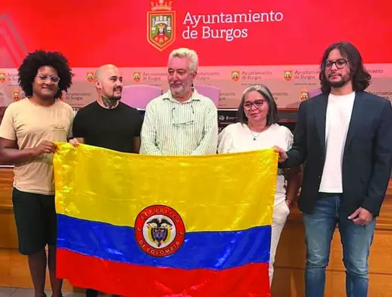 Miembros de la asociaci&oacute;n 'Soy Colombia' en la presentaci&oacute;n de la iniciativa