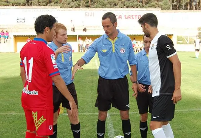 662x372a_02112744el-numancia-se-lleva-el-xxiii-trofeo-puertas-norma