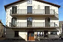 EDIFICIO PPAL DE BARBADILLO DEL PEZ
