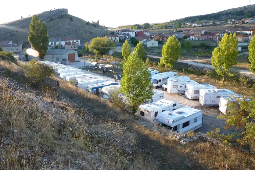 Autocaravanas en Hontoria del Pinar. Fotografía: Lucio Cámara