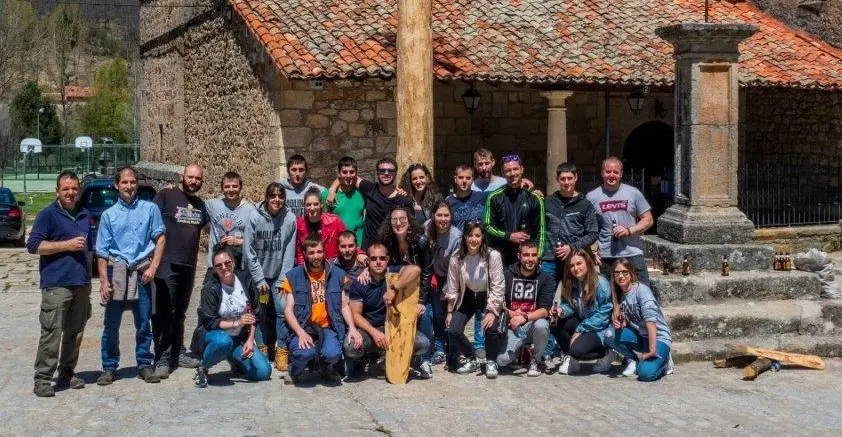 P5040236 Pingada del mayo en Molinos de Duero. 4 de Mayo de 2019 (Foto. Ángel Leiva)