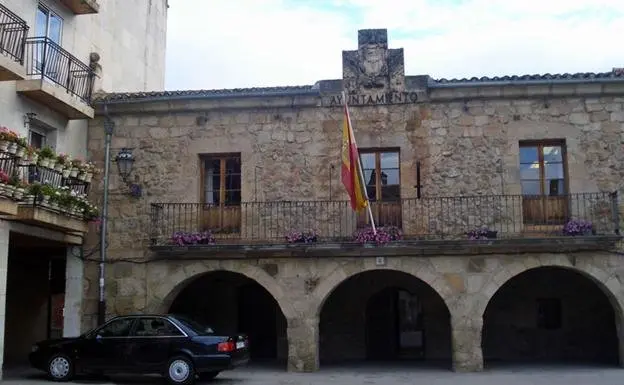 FOTO DEL AYUNTAMIENTO DE SALAS DE LOS INFANTES