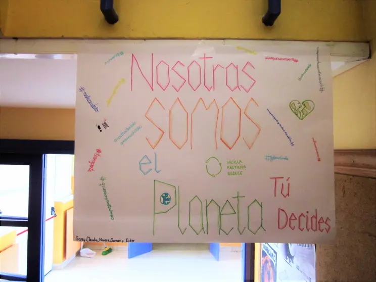 CARTEL NOSOTROS SOMOS EL PLANETA