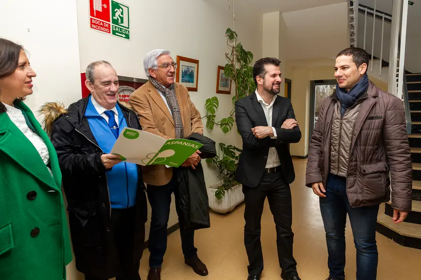 Luis Tudanca durante su visita a Aspanias en Salas de los Infantes. Fotografías: Beatriz Montero