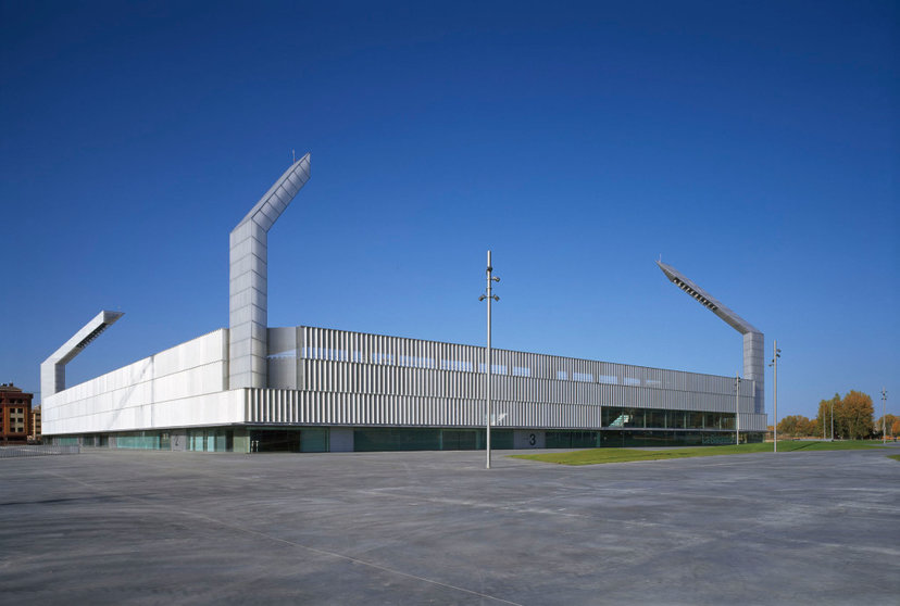 Projekt:  Fussballstadion Palencia
Architekt: Francesco Mangado
Ort: Palencia