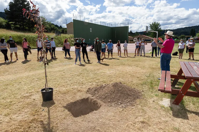 "Un árbol por Europa" en Huerta de Arriba. Fotografías: Beatriz Montero