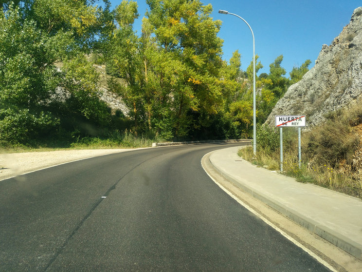 Estado actual de la carretera a su salida en Huerta de Rey. Fotografía: Beatriz Montero