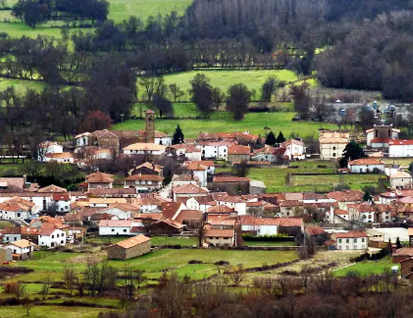 Pueblo de Valdeavelano.