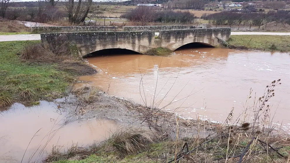 FOTO DEL RIO LOBOS INUNDADO