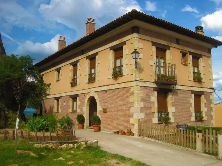 EXTERIOR DE LA CASA RURAL