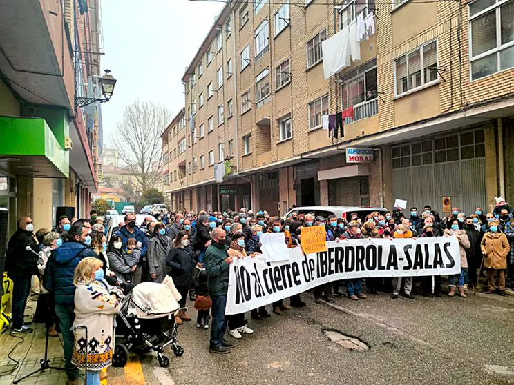 Concentración de vecinos en Salas