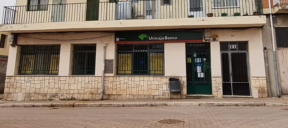 OFICINA DE UNICAJA EN NAVALENO