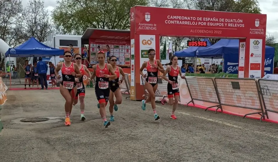 Las-chicas-del-Club-Triatlón-Soriano-firman-el-histórico-ascenso-a-Primera-1024x599