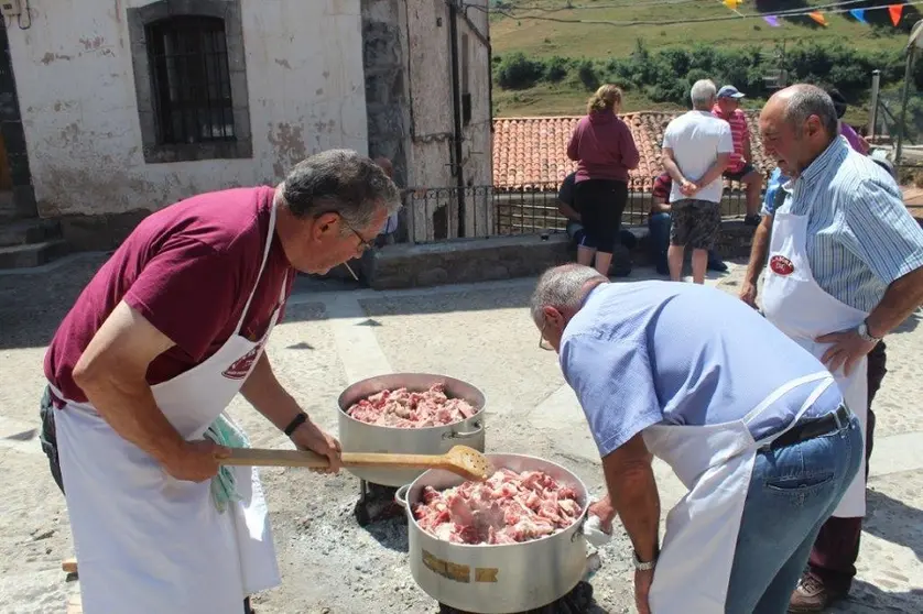 FIESTAS MONTENEGRO (7)