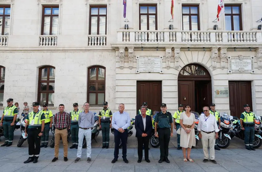 guardia-civil-y-autoridades-1024x675