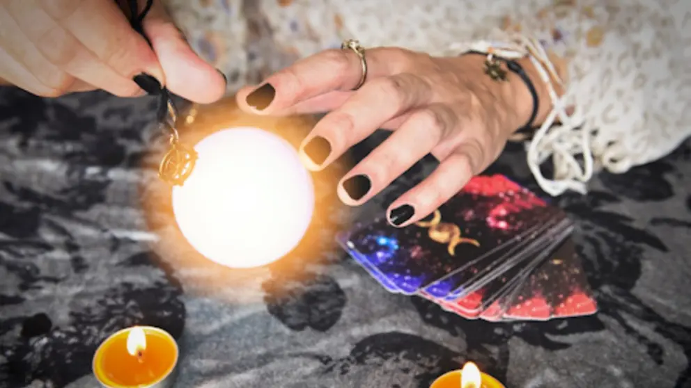 <p> Tarot sin gabinete 24 horas con videntes y tarotistas buenas recomendadas </p>