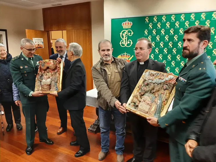 Entrega de los retablos