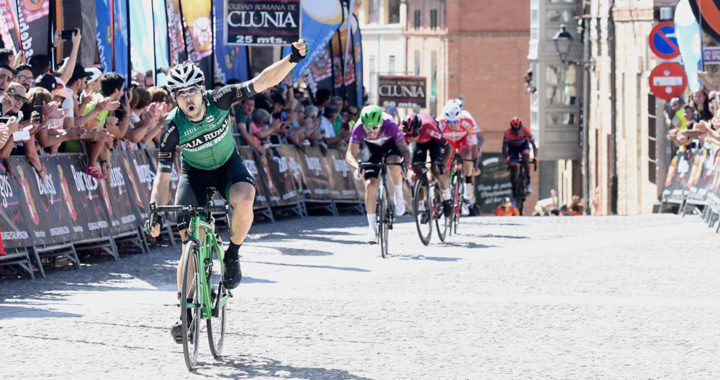 Los adoquines de Lerma fueron testigos de la llegada de la Vuelta a Burgos masculina en 2019