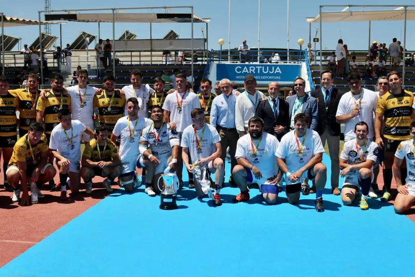VRAC-y-Burgos-tras-Final-Copa-Volvo-2023-posando-juntos