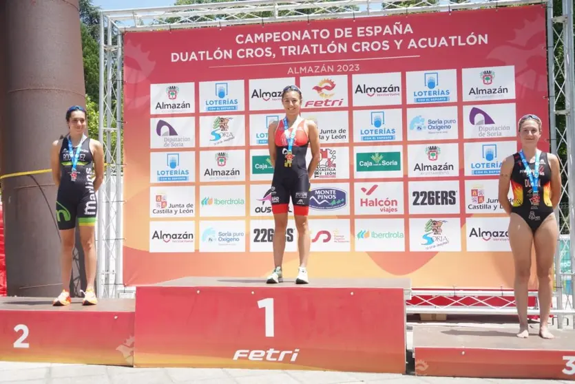 Podium-Femenino-Triatlon-Cros-FETRIAlmazan-1024x684