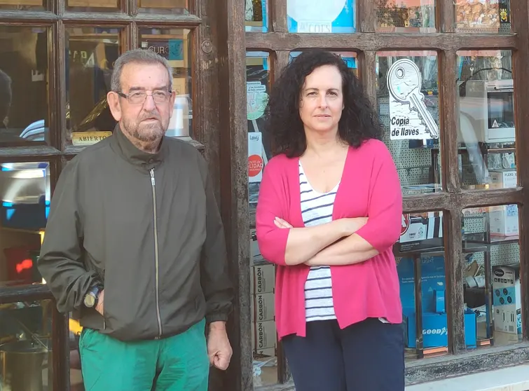 FOTO FUERA DE LA TIENDA