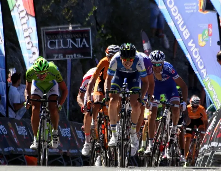 El belga Jens Keukeleire, del Orica GreenEDGE, se impuso en la última llegada a Ojo Guareña en la edición 2013