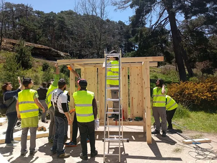 MARQUESINAS DE MADERA EN REVENGA (14)