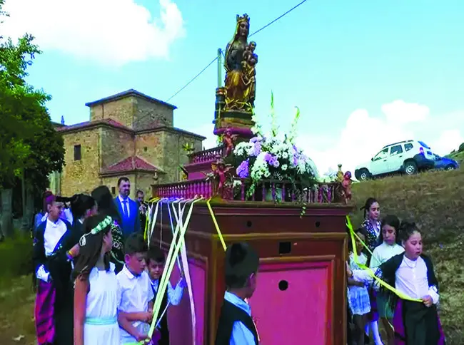 Carro triunfante en la procesión de Vadillo