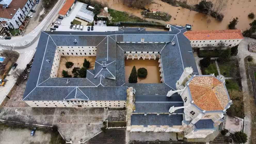 EQ6Y4TZOVZC4NNZ47ALVQ7VLB4