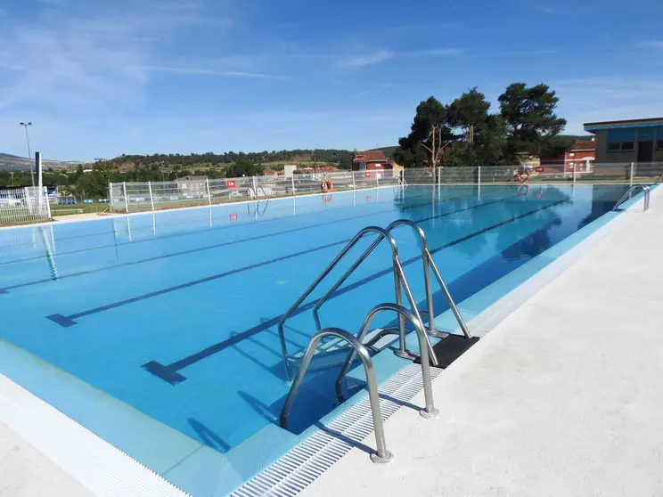 Piscina Salas