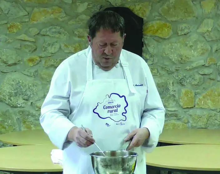 Jos&eacute; Antonio Ant&oacute;n durante los cursos de cocina de San Leonardo y Covaleda