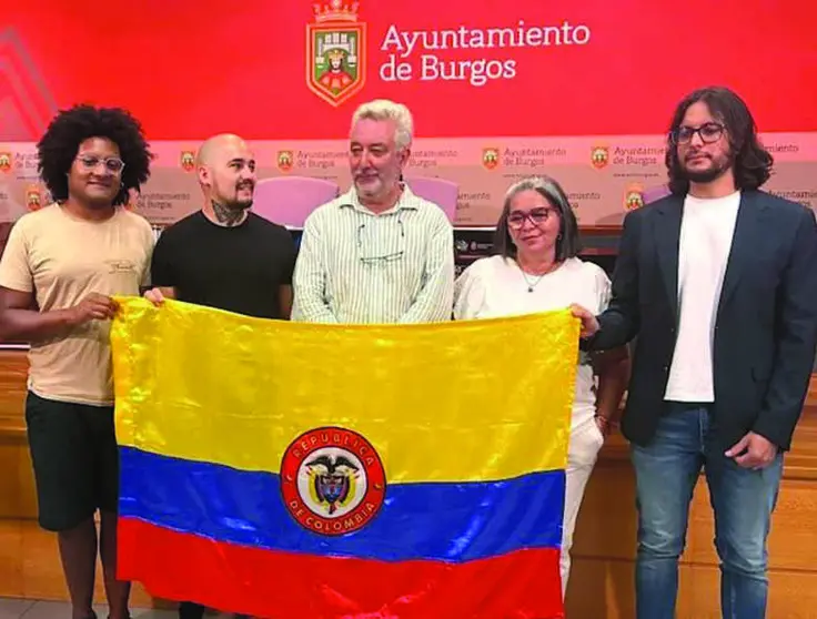 Miembros de la asociaci&oacute;n 'Soy Colombia' en la presentaci&oacute;n de la iniciativa