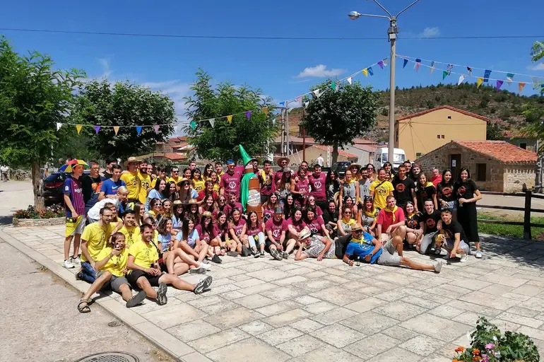Enorme ambiente y participación en la III Fiesta Interpeñas de Moncalvillo Enorme ambiente y participación en la III Fiesta Interpeñas de Moncalvillo