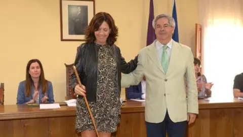 SALAS MARTA ARROYO RECIBE EL BASTON DE MANDO (1)_509x322